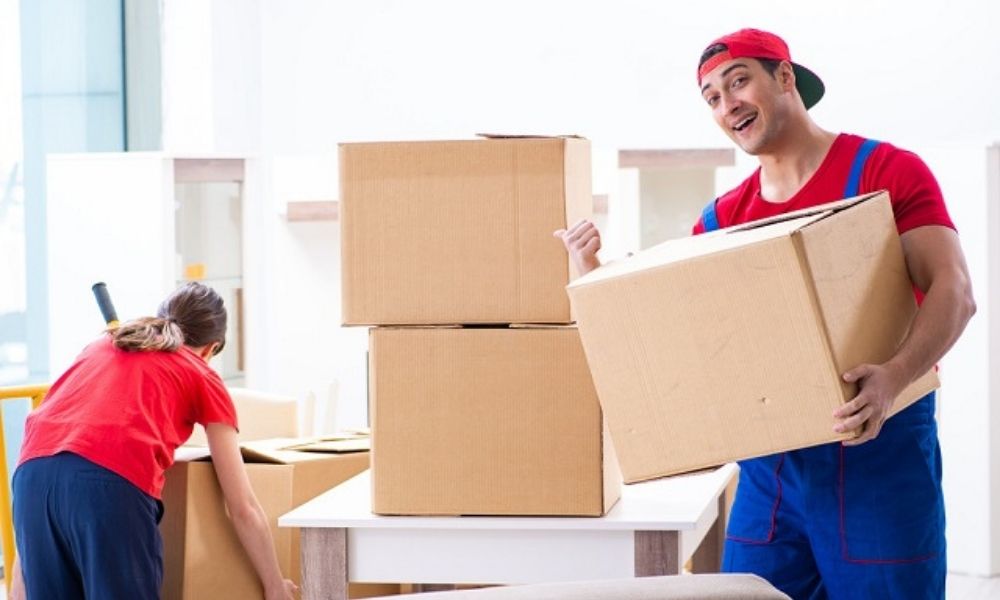 Why Should You Hire a Packer and Movers while Relocating?